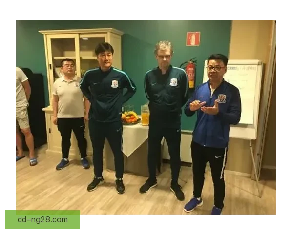 曼联正式任命范尼出任助教助力球队战术升级
