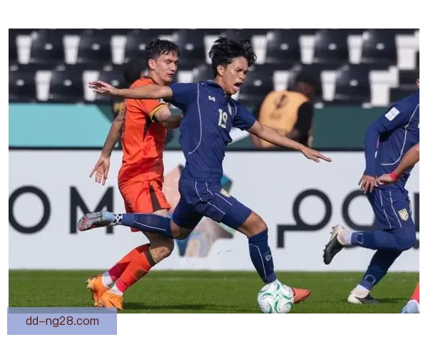 梅沙尔·巴沙姆在亚洲杯14决赛点球大战中力扑乌兹别克斯坦三点成英雄